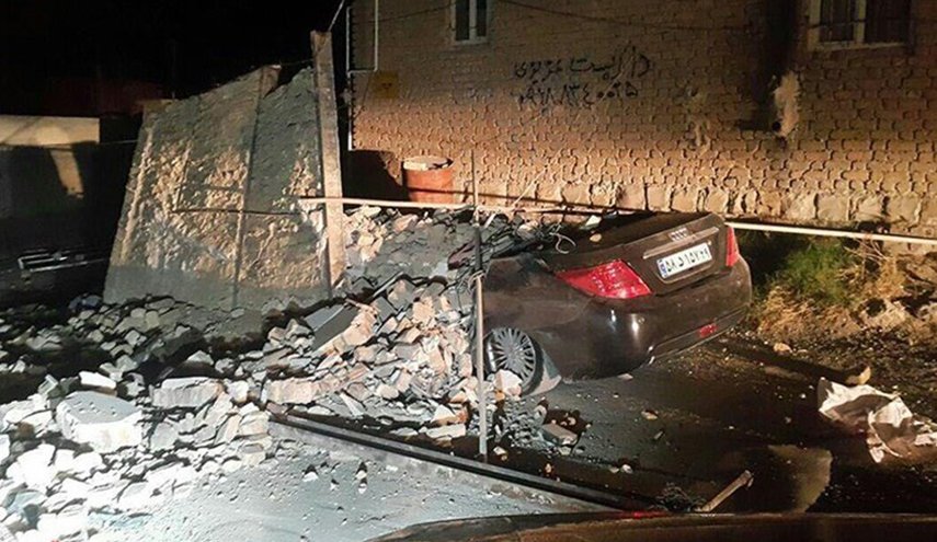 ارتفاع عدد القتلى الى 61 واصابة أكثر من 300 اخرين جراء الزلزال في ايران