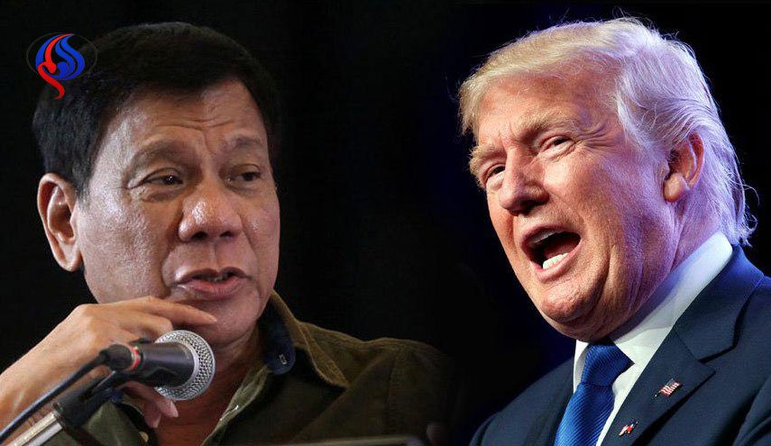 رییس جمهور جنجالی فلیپین به دستور ترامپ آواز خواند