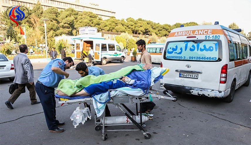 انتشال 6 أشخاص أحياء من تحت الأنقاض في منطقة الزلزال غرب إيران