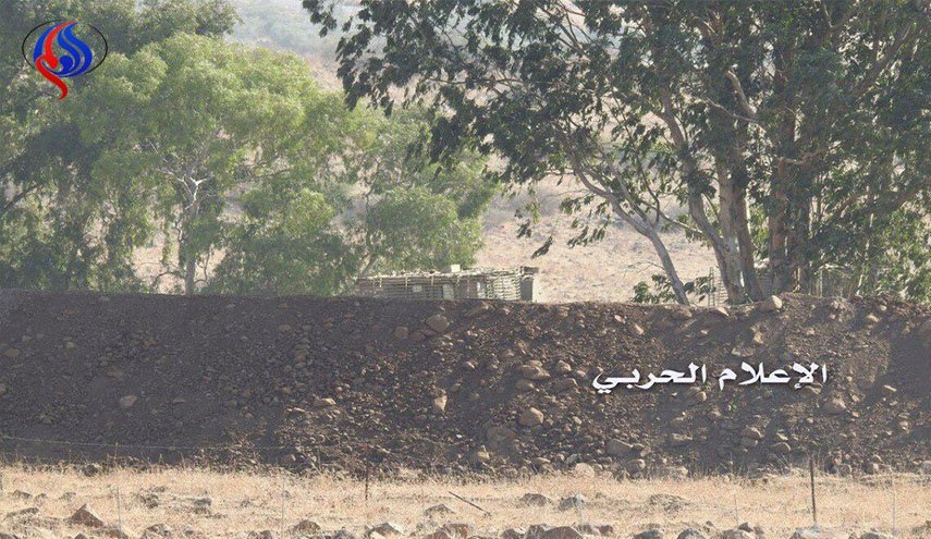 اقدام رژیم اشغالگر در تخریب خاکریزها در مقابل خاک لبنان + عکس