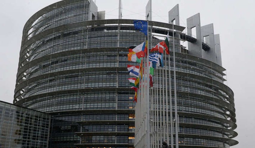 البرلمان الأوروبي يمهد الطريق أمام فرض عقوبات على بولندا