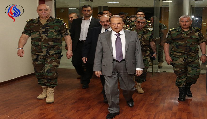 جيش لبنان يوزع كتيبا تتضمن كلمة للرئيس عون.. ماذا قال فيها؟