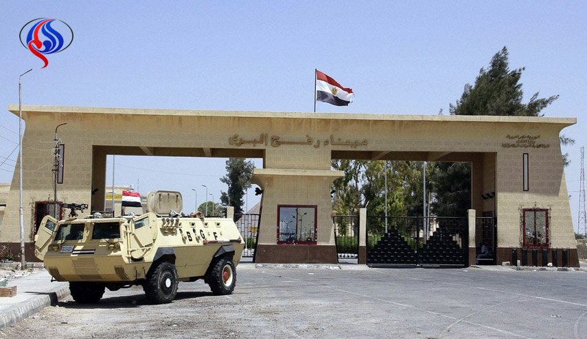 مصر تغلق معبر رفح بسبب الهجوم الإرهابي على مسجد في سيناء