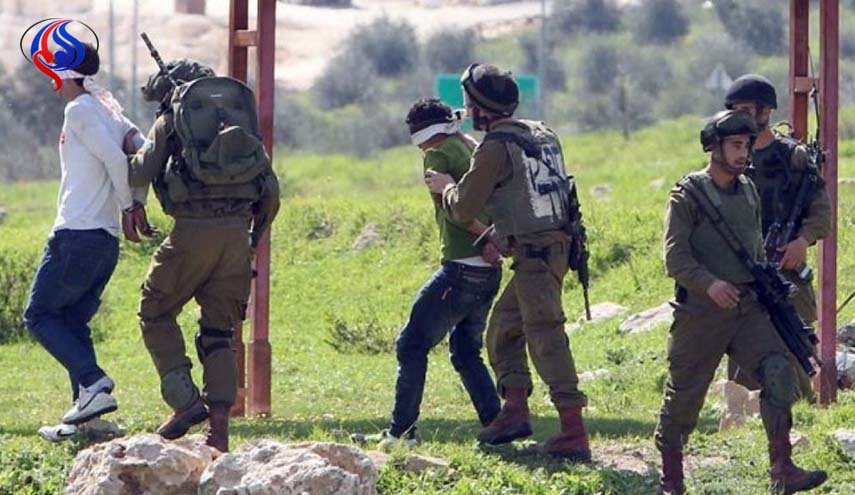 الاحتلال يعتقل 23 فلسطينيا واندلاع مواجهات عنيفة بالضفة