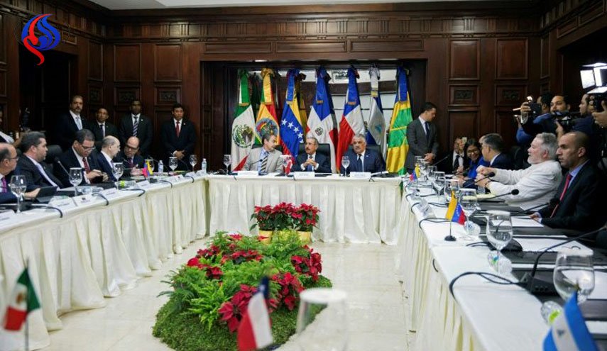 حكومة فنزويلا والمعارضة تتفاوضان في سانتو دومينغو