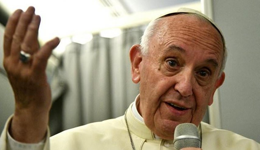 Pope says he 'wept' while meeting Rohingya refugees
