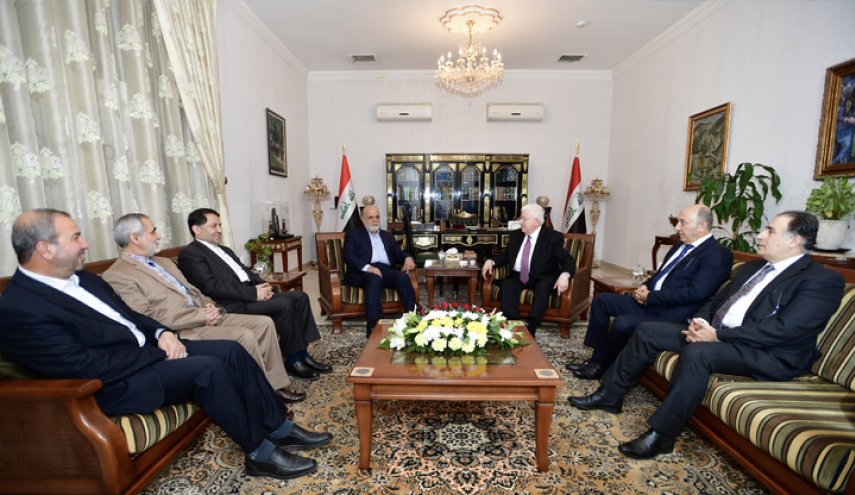 الرئيس العراقي والسفير الإيراني يؤكدان على تنمية العلاقات الثنائية