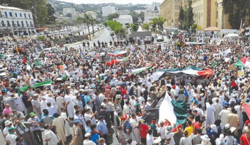جمعة غضب في الجزائر نصرة للأقصى.. تعزيزات أمنية أمام السفارة الأمريكية بالجزائر