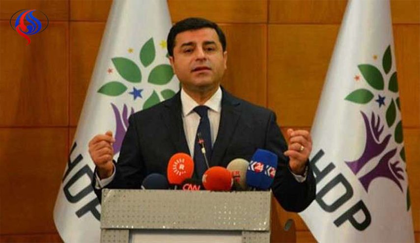 أنقرة تبدأ محاكمة زعيم أكبر حزب تركي معارض
