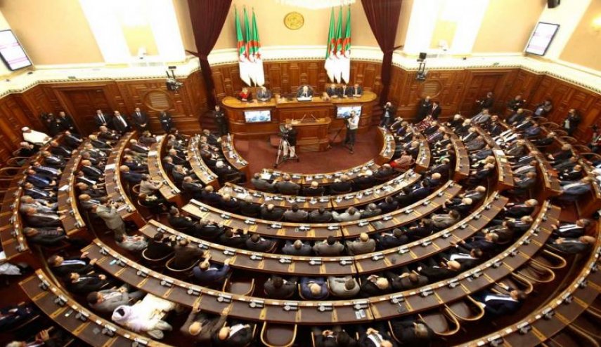 برلمان الجزائر يحذر من تداعيات قرار ترامب بشأن القدس