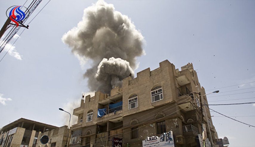 العدوان السعودي يقصف مبنى تلفزيون يمني ويخلف 5 ضحايا