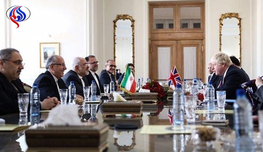 وزير الخارجية الايراني يستقبل نظيره البريطاني