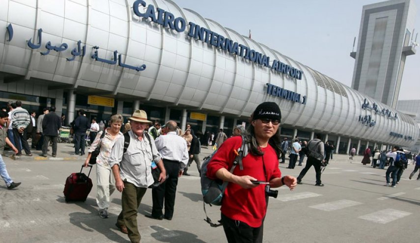 بعد استئناف الرحلات.. مصر تسحب السياح الروس من تركيا