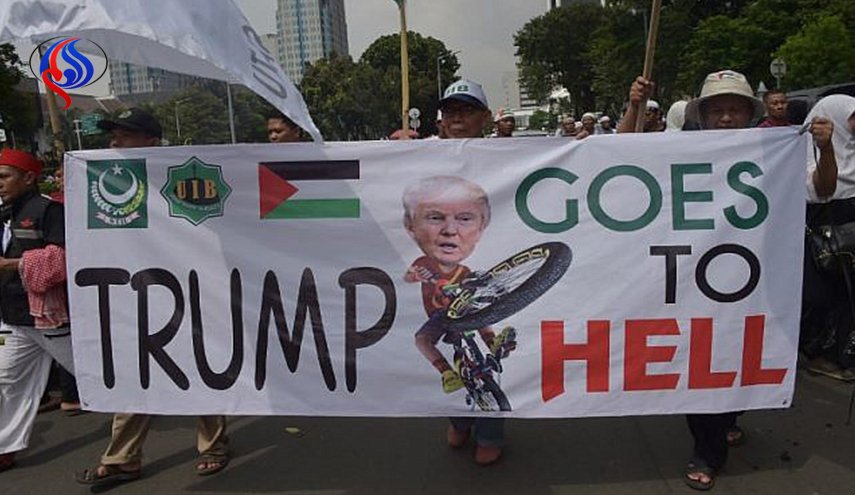 مظاهرات حاشدة ضد قرار ترامب في اندونيسيا + صور