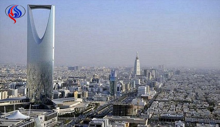 انفجارات في الرياض بعد استهدافها بصاروخ بالستي يمني