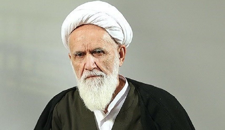 صور: وفاة عالم دين بارز في ايران