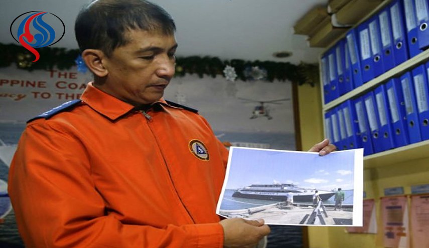 گارد ساحلی فیلیپین صدها سرنشین یک کشتی واژگون شده را نجات داد + تصاویر