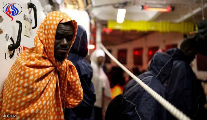 إيطاليا تنظم أول رحلة جوية لنقل لاجئين من ليبيا