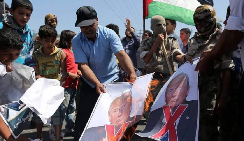 وقفات تضامنية في الضفة وغزة تنديدا بإعلان ترمب