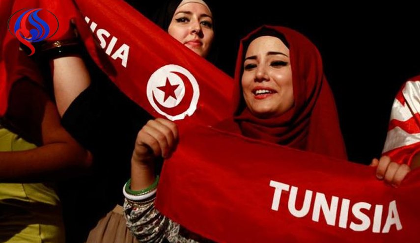إعلامية جزائرية تؤدب الامارات: “تونس لا تملك ناطحات سحاب ولكنها تملك همم وكرامة”
