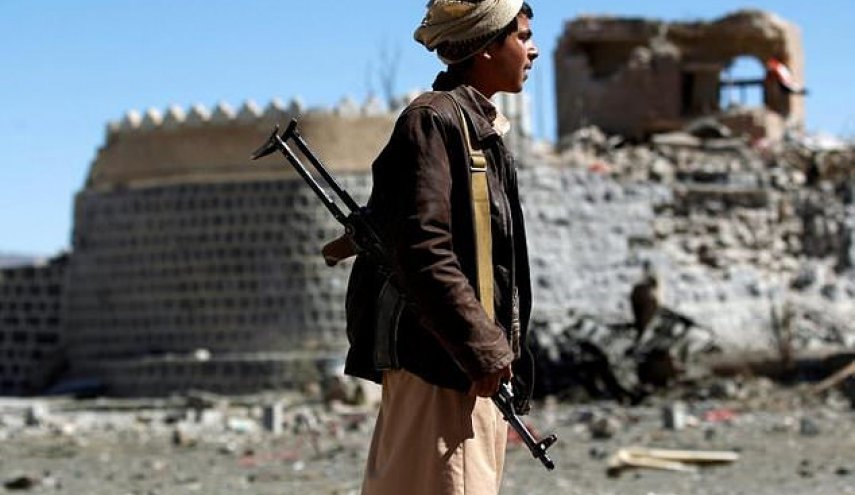 Saudi-led strikes on Yemen market kills 14 civilians
