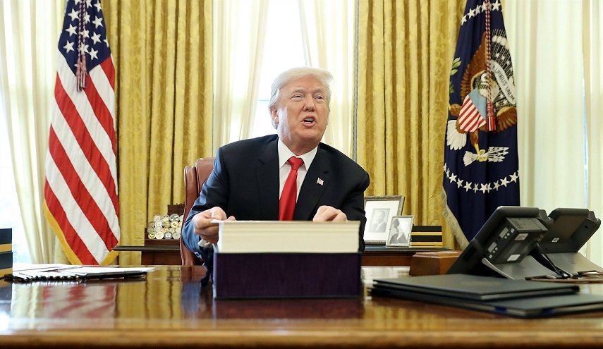أسقف بريطاني ينتقد المسيحيين المؤيدين لترامب