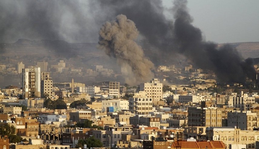 شهداء وجرحى جراء غارة للعدوان على وسائل نقل بعمران وميدي