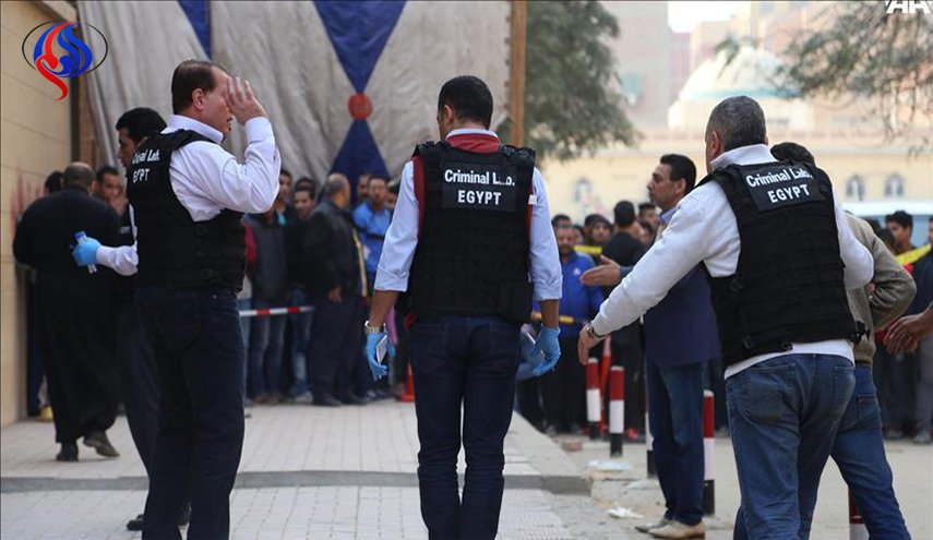 مصر تشدد إجراءات الأمن بمحيط الكنائس مع بدء العام الجديد