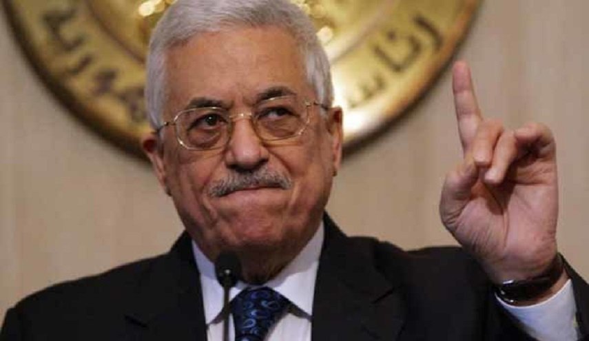 محمود عباس يستدعي ممثل منظمة التحرير لدى واشنطن للتشاور