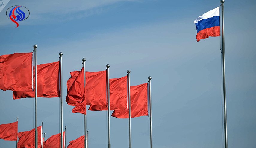 الخارجية الصينية تعلن استعدادها لبناء تعاون استراتيجي مع روسيا
