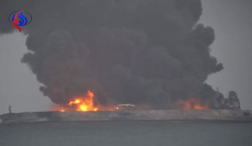جزییات حادثه نفتکش ایرانی/ عملیات نجات ادامه دارد/لیست اسامی خدمه کشتی