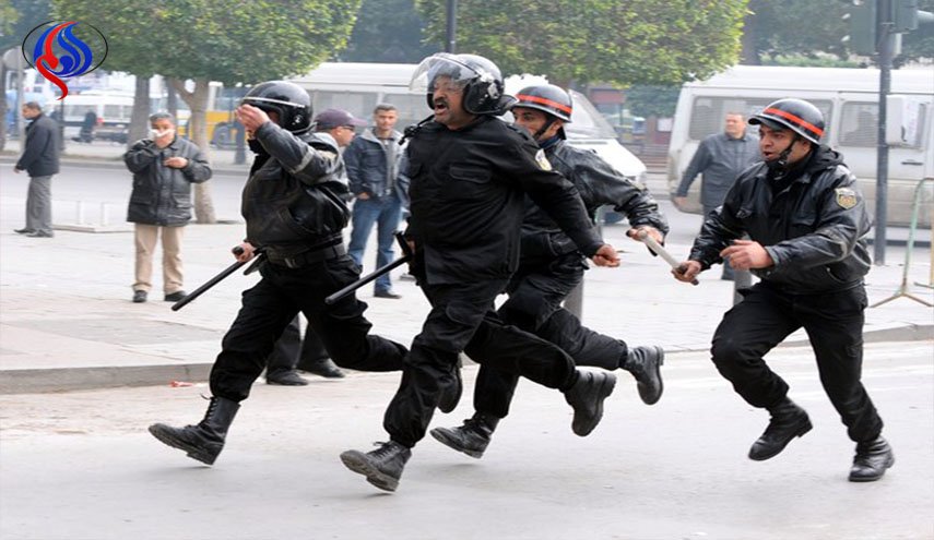 هيئات تونسية تتهم شرطيين ب