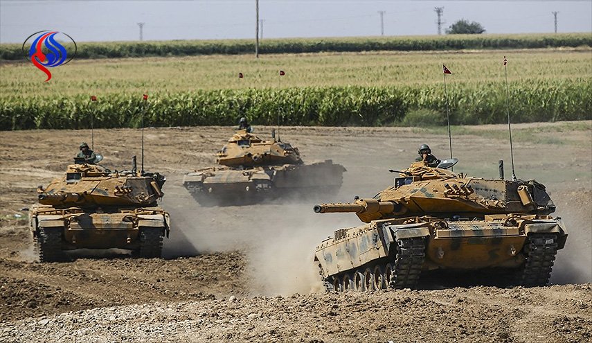 تركيا تدفع بحشود وتعزيزات إلى كيليس الحدودية مع سوريا