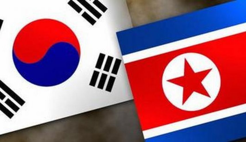 به دنبال گفت‌وگو درباره مسائل نظامی و خانواده‌های از هم جدا افتاده در دو کره هستیم