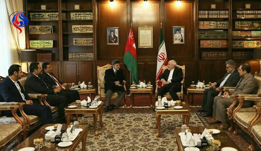 وزیر مشاور در امور خارجی عمان با ظریف دیدار کرد