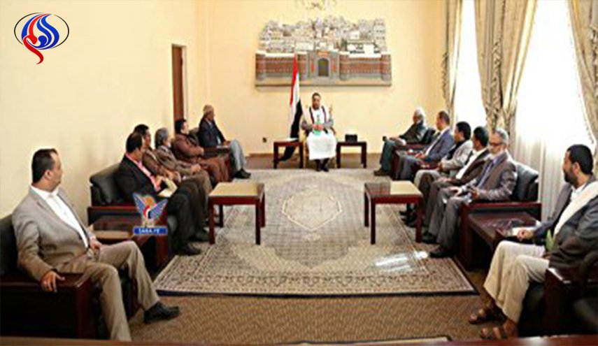 رئيس المجلس السياسي الأعلى في اليمن يلتقي نخبة من المثقفين والمفكرين