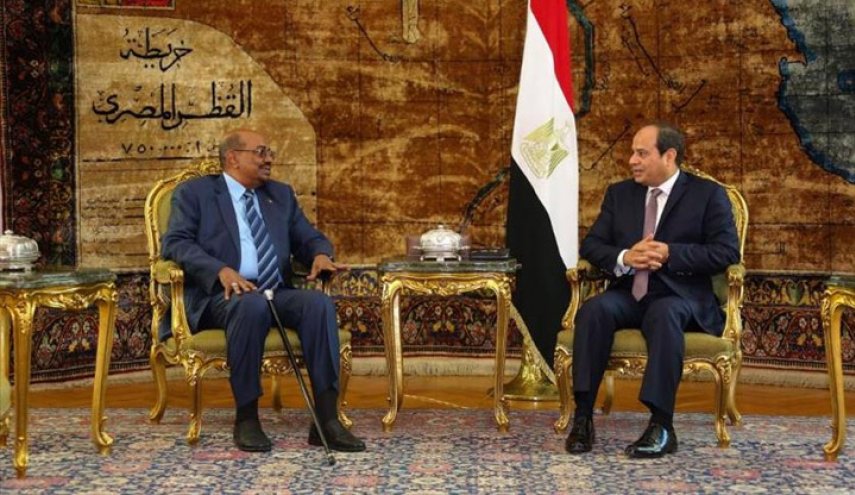 السودان ومصر.. دائرة من التوترات مركزها مثلث حلايب 