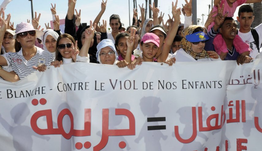المغاربة يطالبون بأقصى عقوبة بحق فرنسي متهم بالاعتداء جنسيا على طفلات