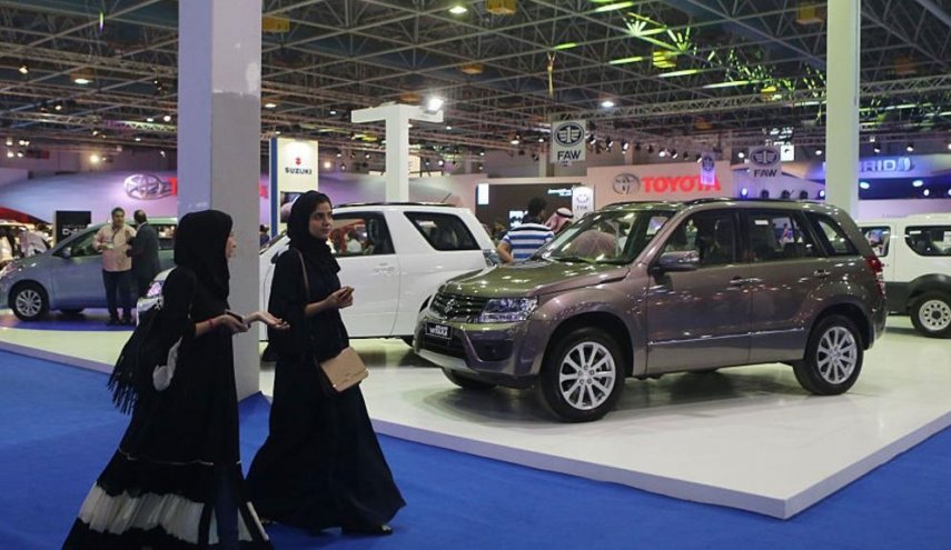افتتاح اول معرض للسيارات مخصص للنساء في السعودية