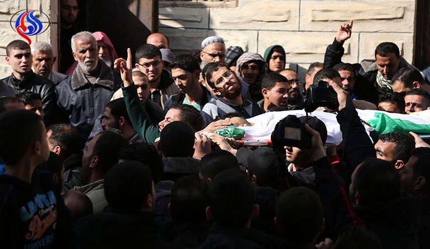 جماهير غزة تشيع جثمان صياد قتله الجيش المصري (صور)