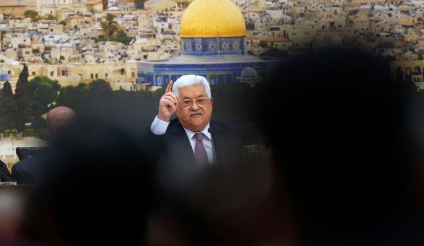 Palestinian leaders urge Abbas to withdraw recognition of Israel
