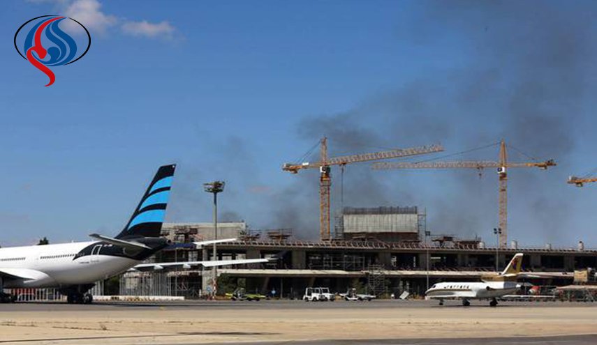 الرحلات في مطار طرابلس تبقى معلقة غداة هجوم دامٍ

