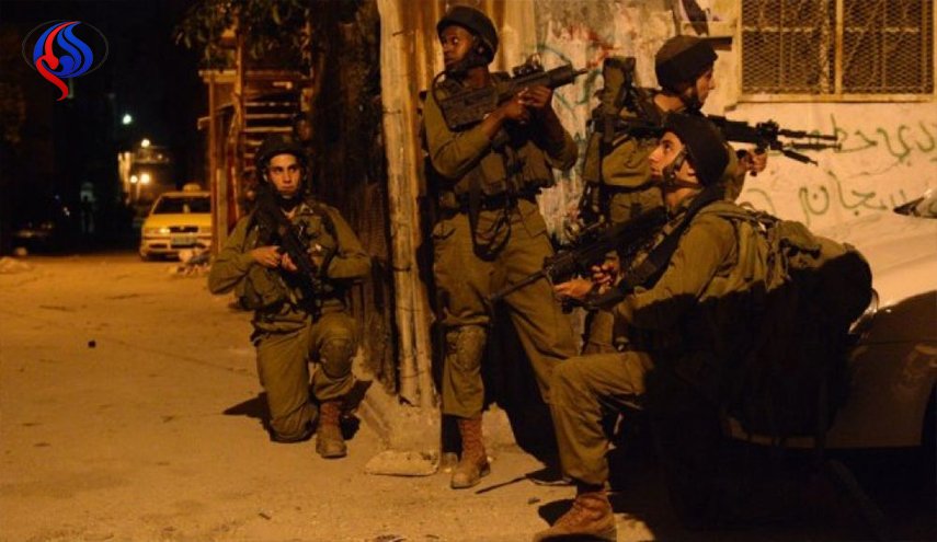 اعتقال 7 مواطنين فلسطينيين من الضفة