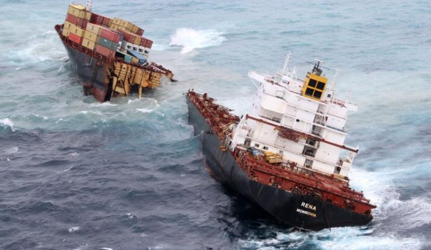 در پی برخورد دو کشتی در سواحل هنگ کنگ هفت نفر ناپدید شدند