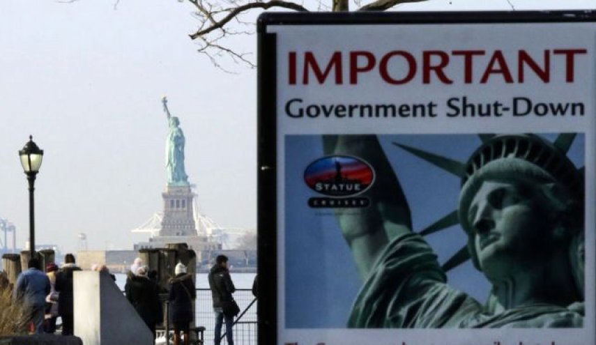 US shutdown: Government services closed as working week begins
