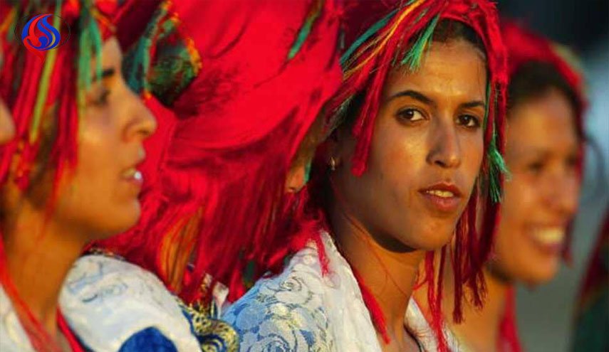 قرار ملكي يسمح للنساء المغربيات بممارسة مهنة 