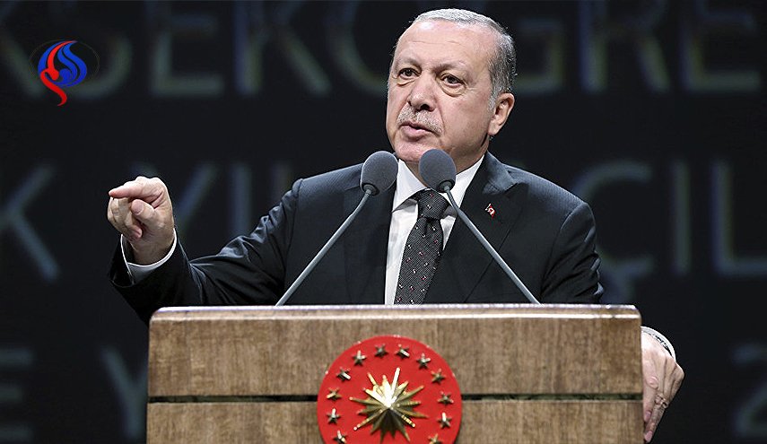 أردوغان: الارهابيون يسرحون بالمنطقة تحت العلم الأميركي