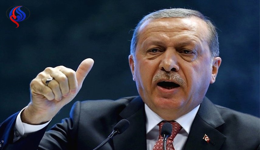 تركيا: اعتقال سيدة بتهمة إهانة أردوغان في المواصلات العامة!
