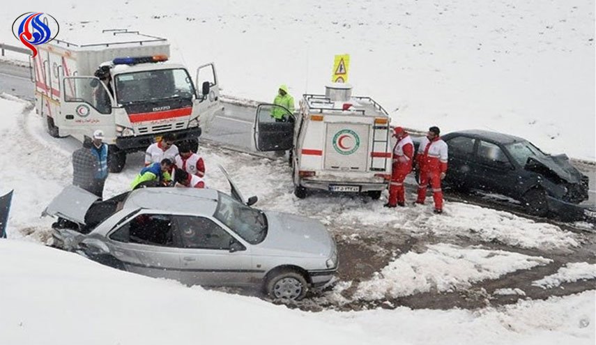 ايران.. اغاثة 40 الف شخص كانوا عالقين بسبب الثلوج