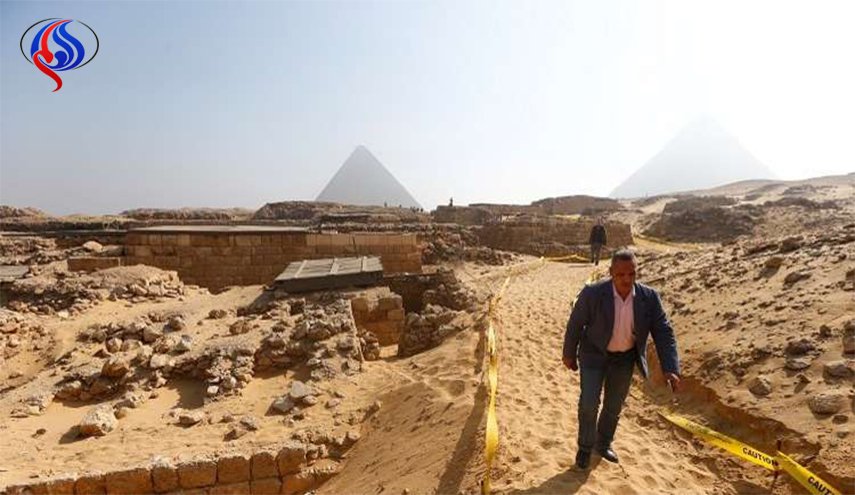 مصر.. اكتشاف مقبرة تاريخية بمنطقة الجبانة بالأهرامات+صور